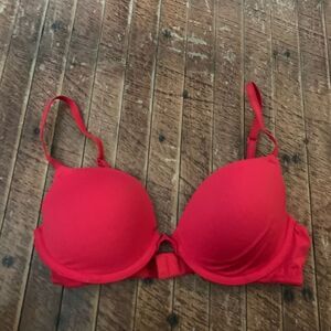 Victoria’s Secret Pink32C wear everywhere 32X red Demi bra